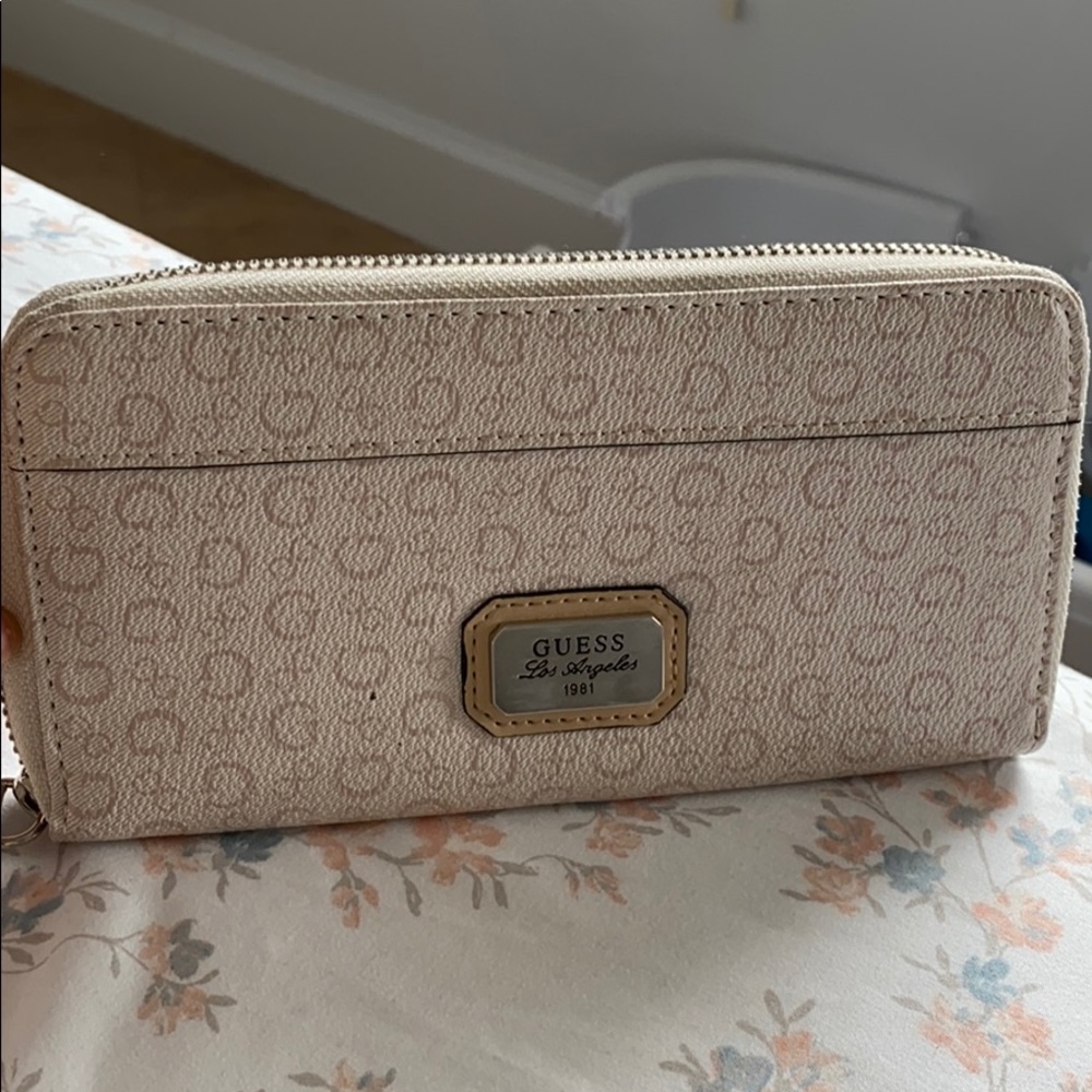Guess Wallet